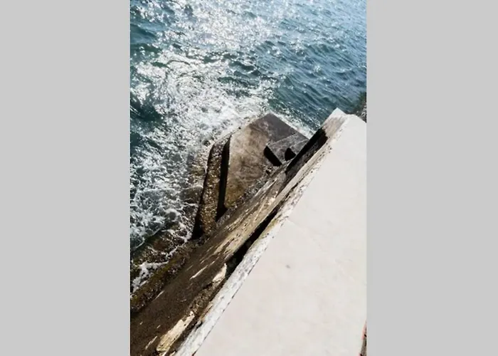 公寓 Theatre Box: Ocean Balcony & Stairs To The Sea 阿罗纳